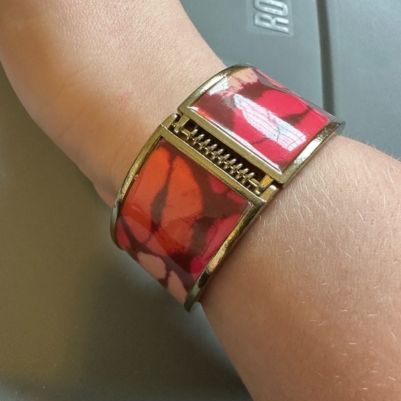 Snap-On Lip Print Bracelet - Picture 2 of 3